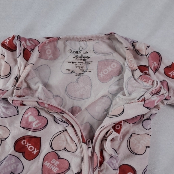 Caden Lane Ruffled Heart Zippered Footie Sleeper Pajama Newborn - Picture 2 of 12